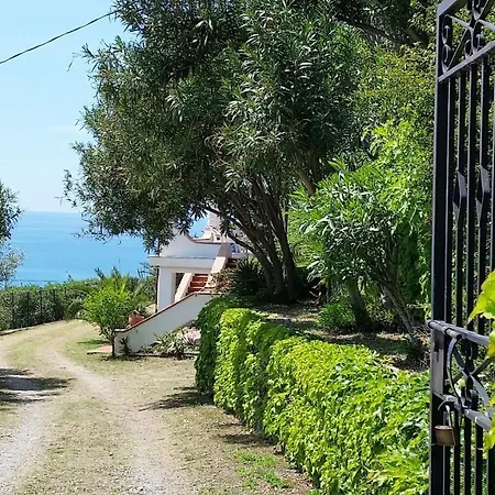 Maria: Bellissima Mansarda Con Terrazza Vista Mare * Fuscaldo