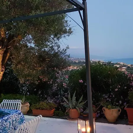 Maria: Bellissima Mansarda Con Terrazza Vista Mare * Fuscaldo